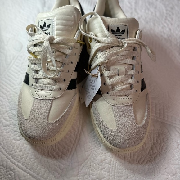 Adidas White and Black Sneakers Retro Style - Picture 6 of 11